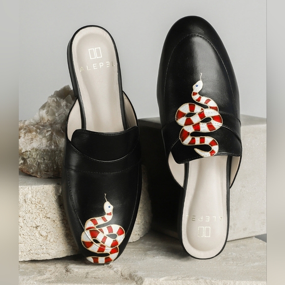 Alepel Women's Gold Snake Mule in Black Leather signed one of a kind - Picture 13 of 16